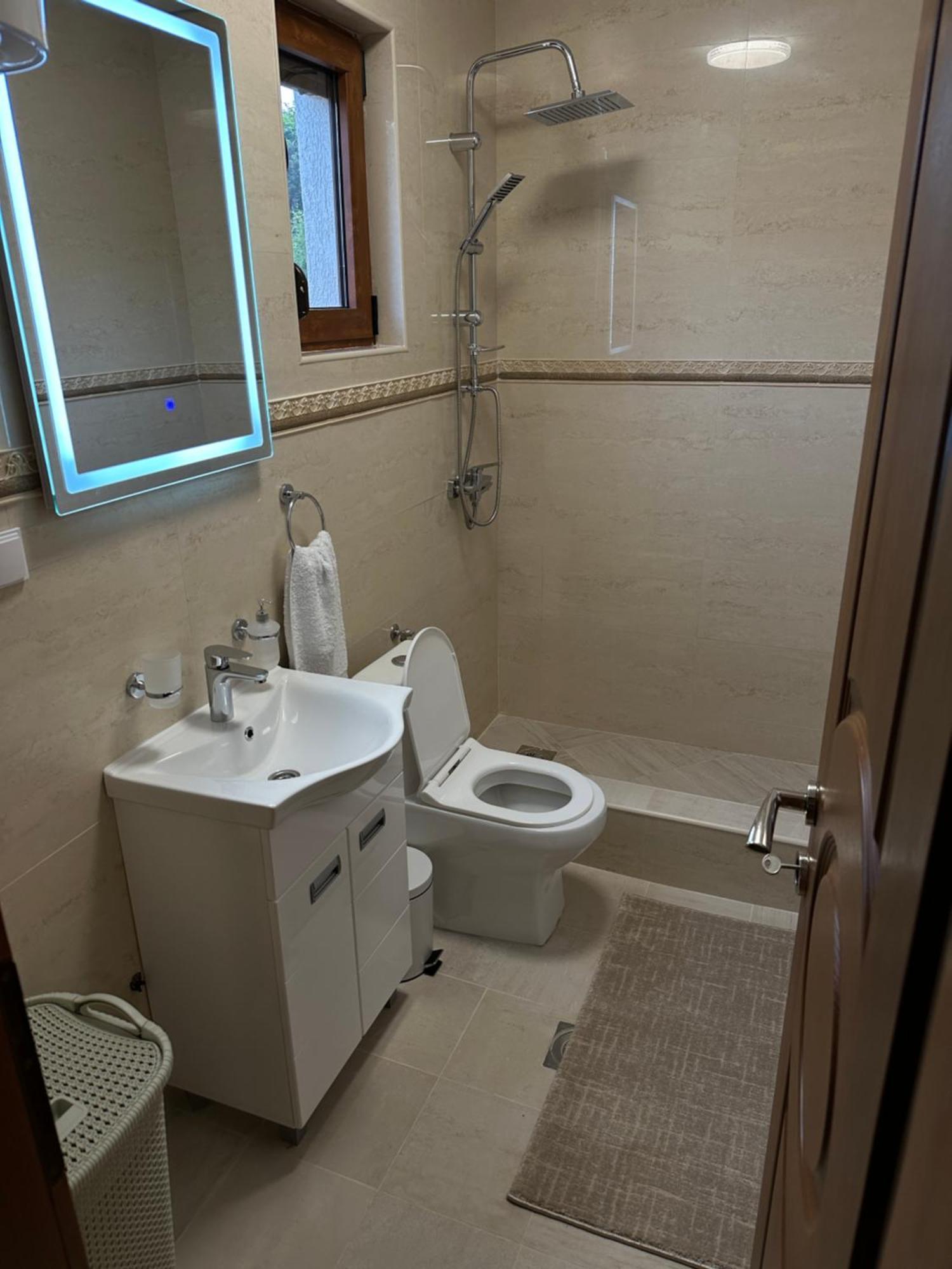 Green House Virpazar Rom bilde