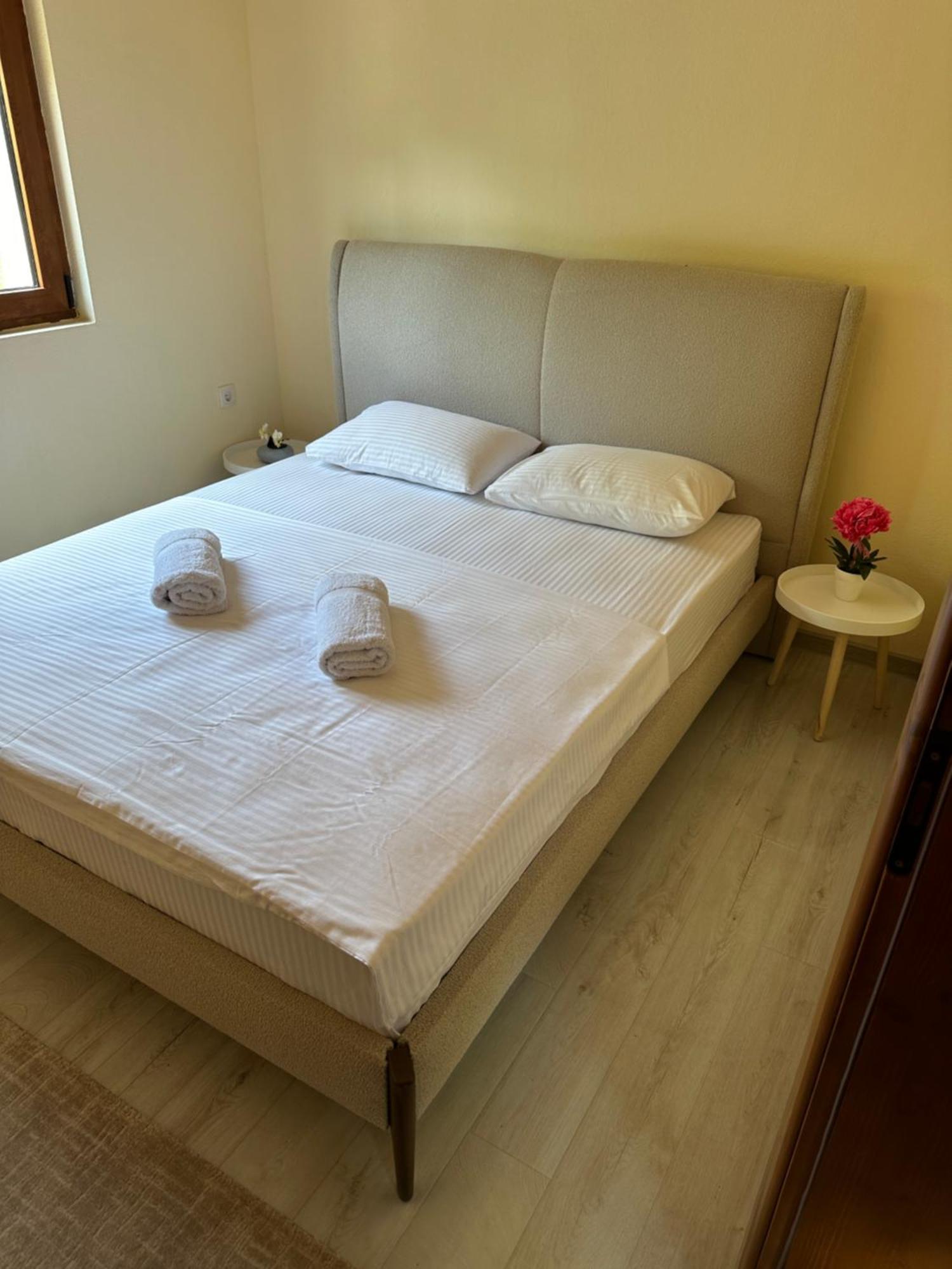 Green House Virpazar Rom bilde