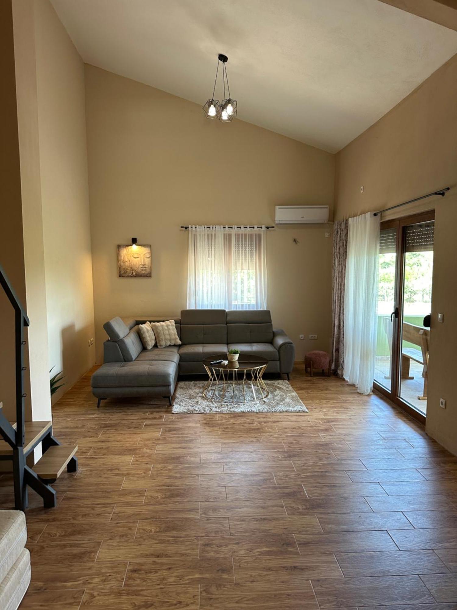 Green House Virpazar Rom bilde