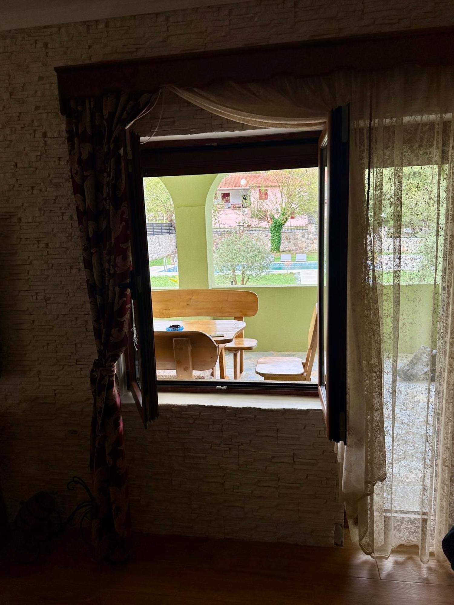 Green House Virpazar Rom bilde